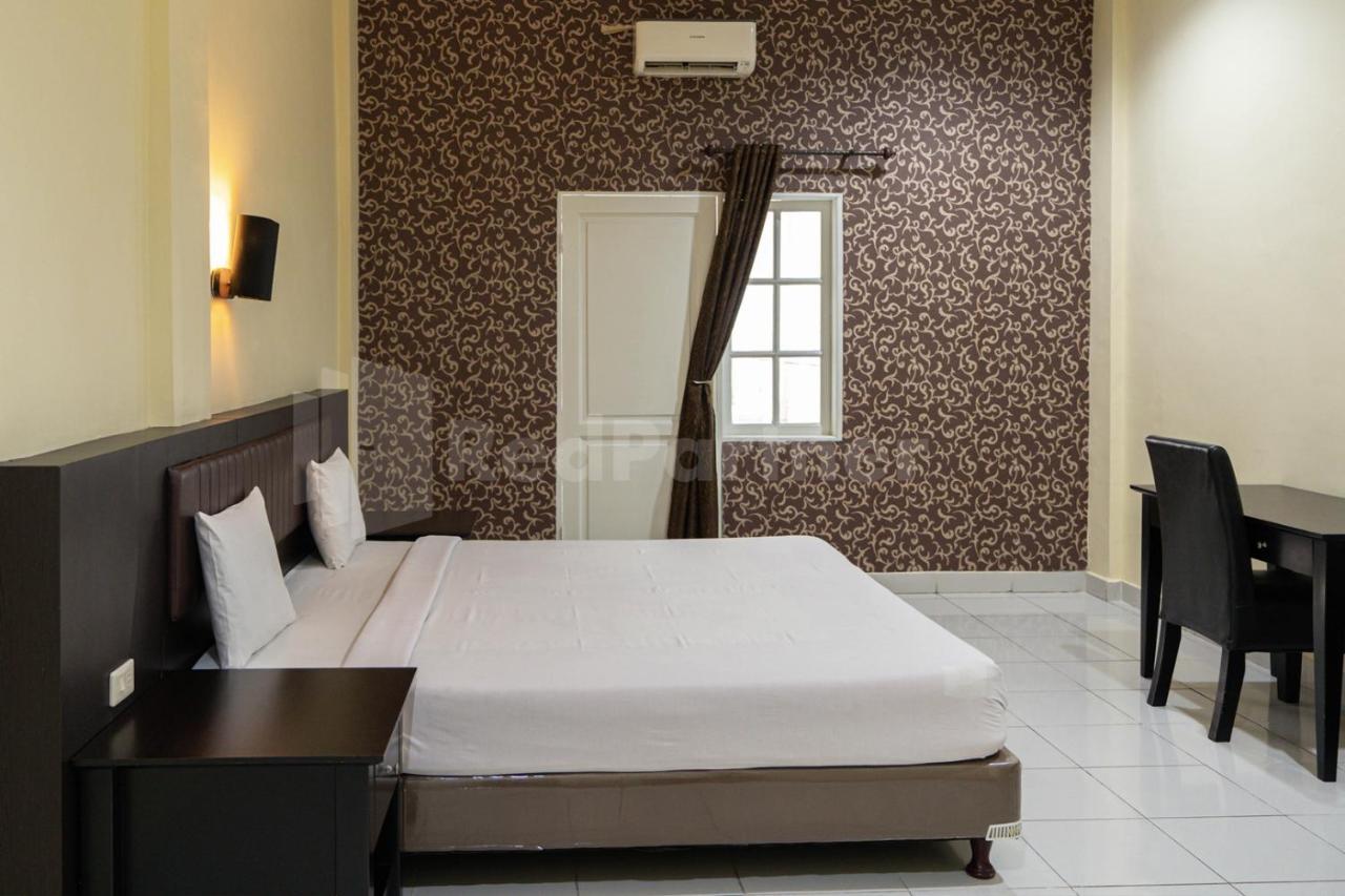 Carolina Transit Hotel Medan Kültér fotó