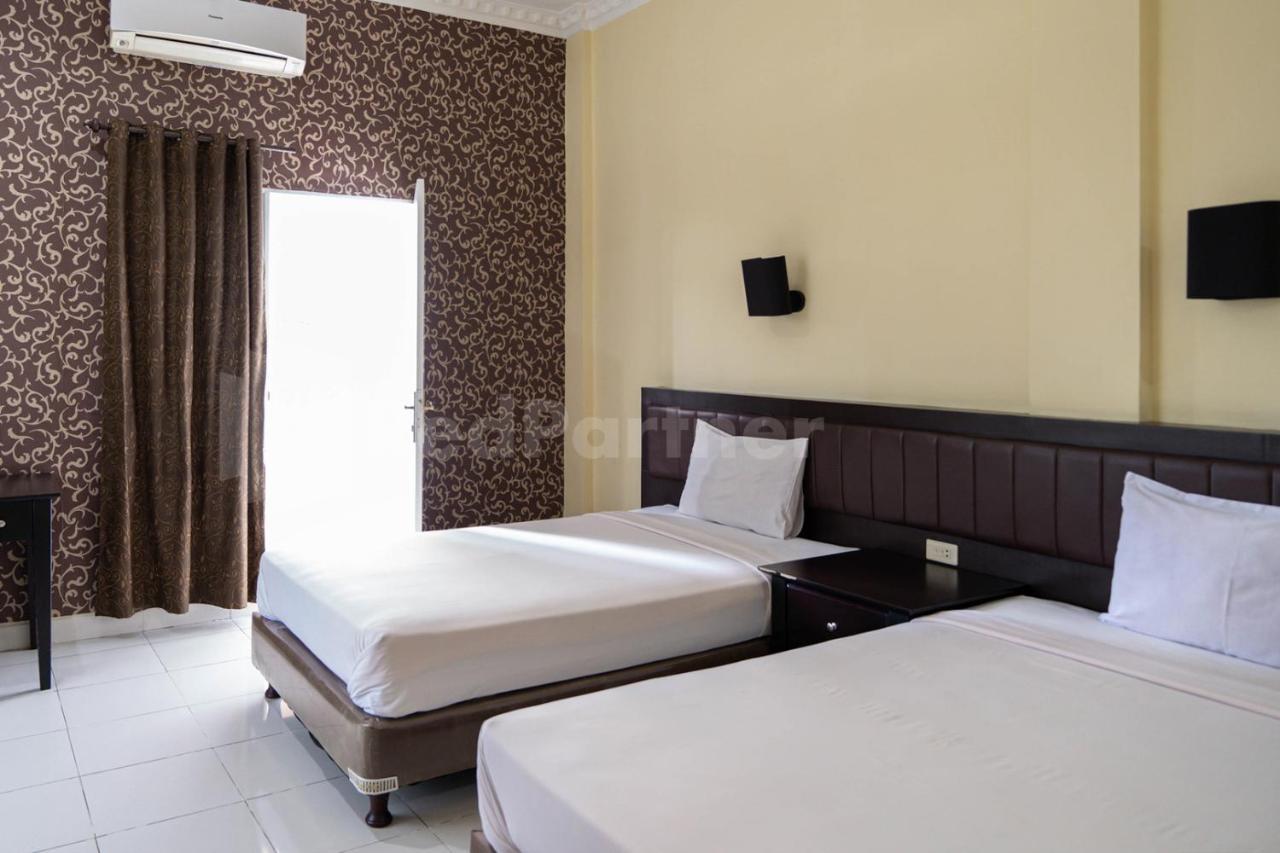 Carolina Transit Hotel Medan Kültér fotó
